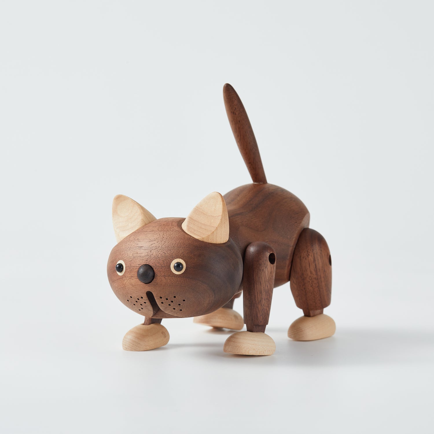 Walnut Wood Cat Ornament - Hand Carved Decorative Artwork