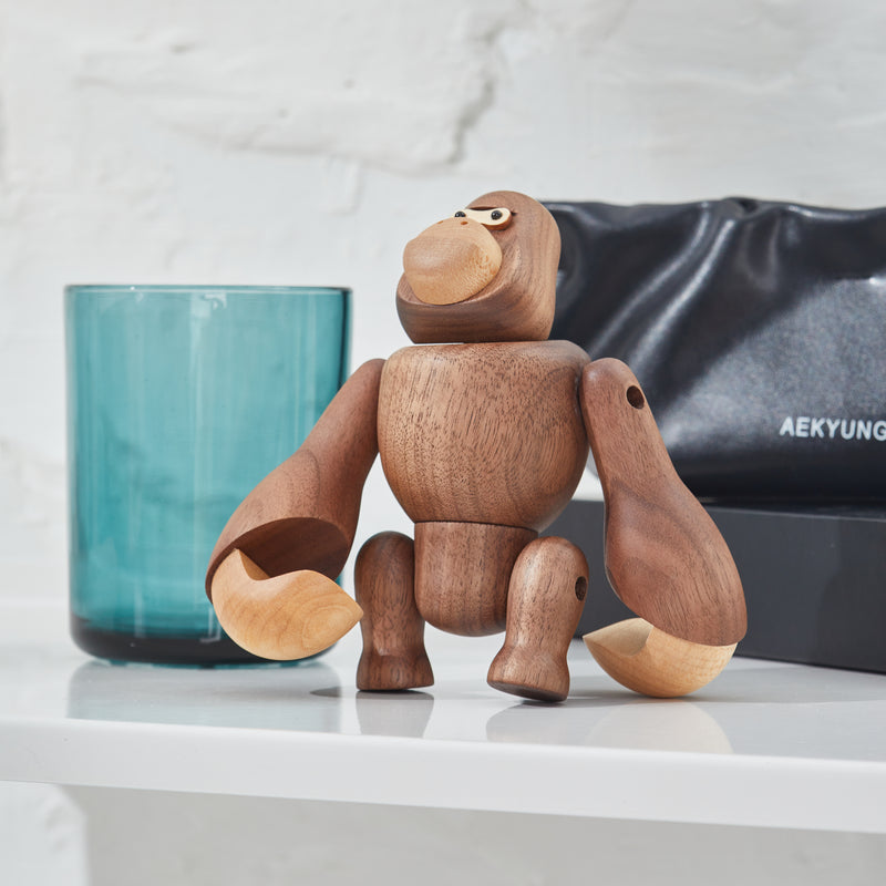 CraftsWP Wooden Gorilla Toy: Nordic Miniature King Kong